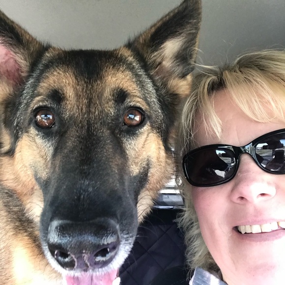 Meet your Posher, Laurie - Picture 4 of 12